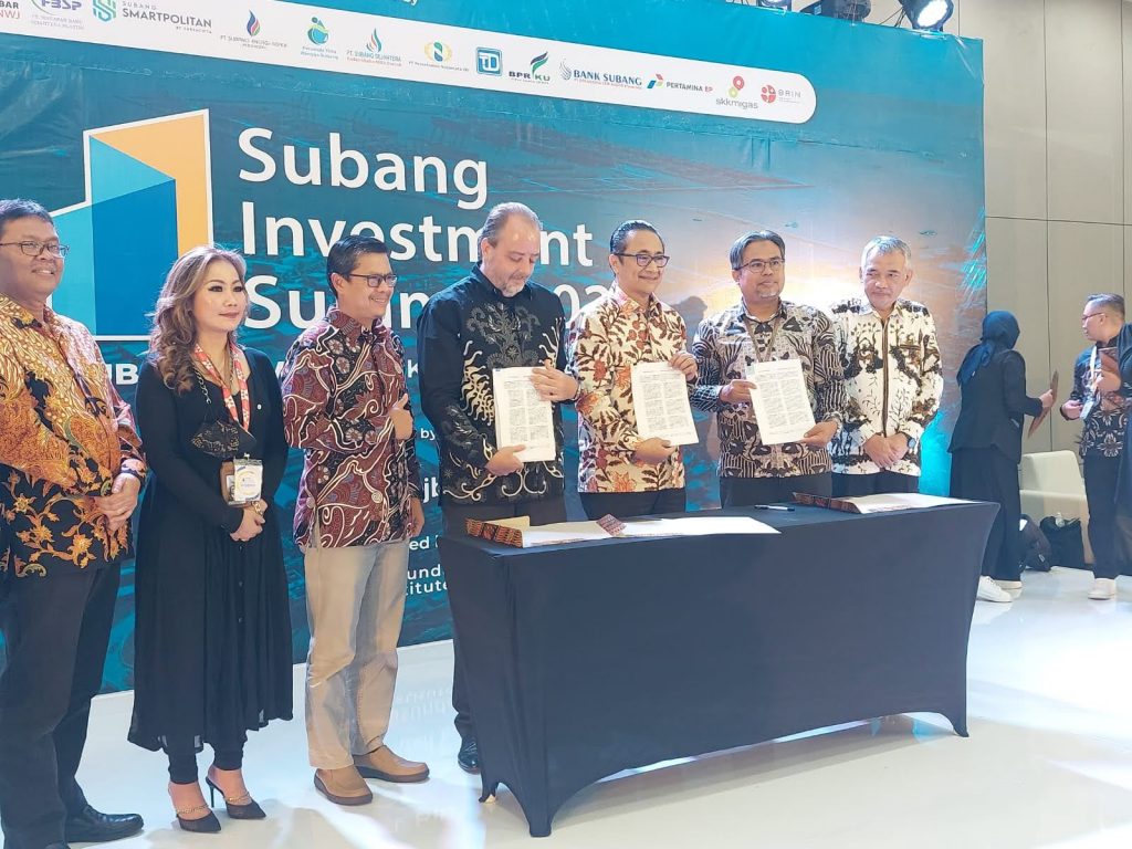Participation of PT Infra Daya Energia & PT Maxpower Indonesia at Subang Investment Summit 2022 & Signing ceremony of Commitment Agreement between PT Infra Daya Energia (IDE), PT Zamrud Investments Advisory, and PT Subang Energi Abadi.