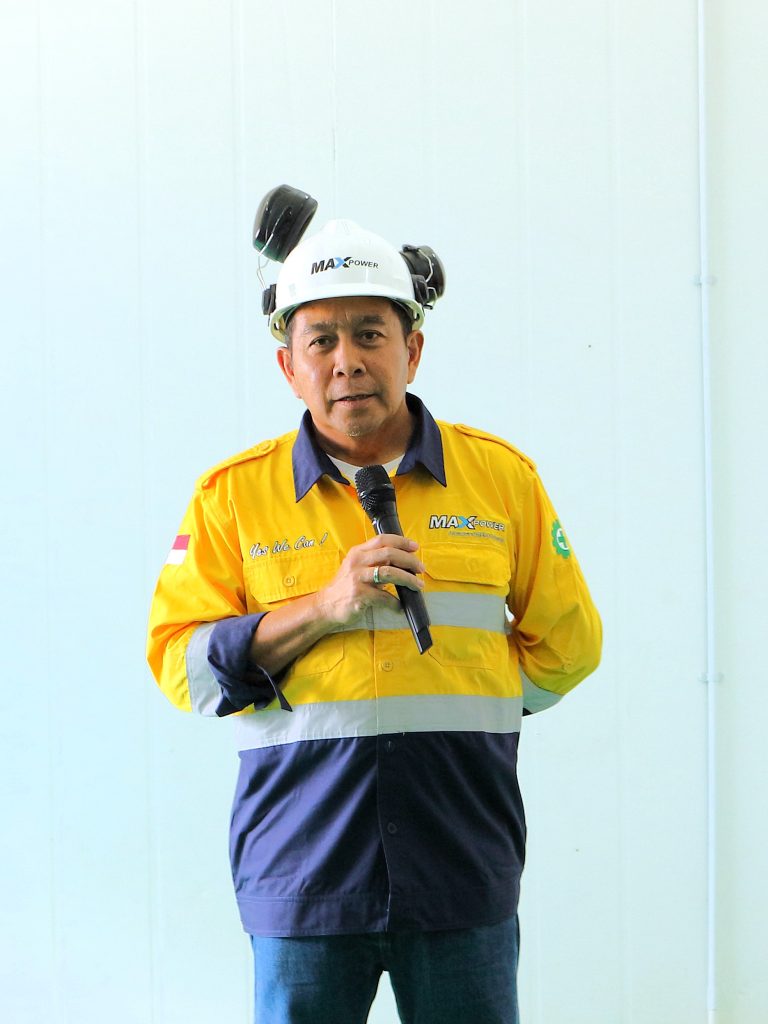 President Director of PT Maxpower Indonesia, Bapak Fazil, delivers remarks during a limited session held at the MV Room of the PLTMG Sagulung site in Batam.